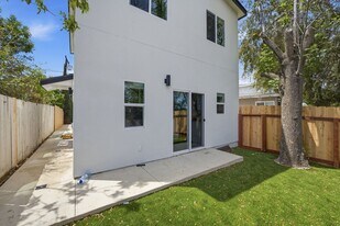 6414 Cleo St in San Diego, CA - Building Photo