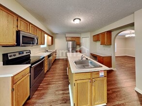 4906 Bixby Ridge Dr E in Groveport, OH - Building Photo - Building Photo