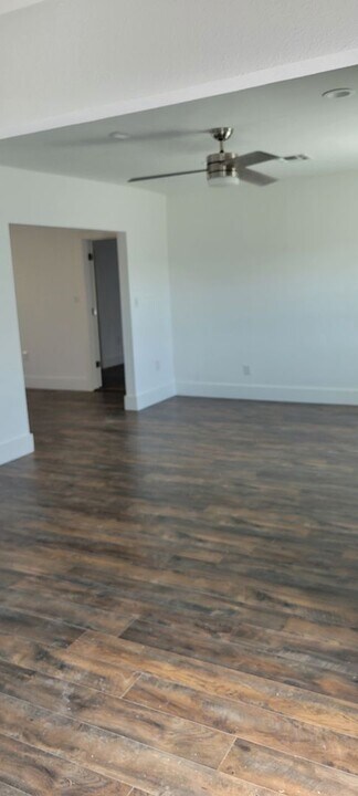 2623 Twin Hills Rd in Kempner, TX - Building Photo