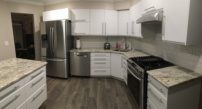 130 Diamond Ln in Old Bridge, NJ - Building Photo - Building Photo
