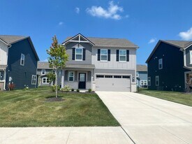 6698 Hawthorne Dr in McCordsville, IN - Building Photo