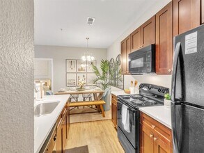 Westshore Palms in Panama City, FL - Foto de edificio - Building Photo