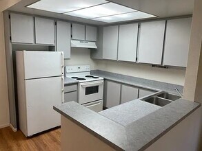 5950 Rancho Mission Rd, Unit 163 in San Diego, CA - Foto de edificio - Building Photo
