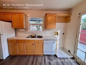 379 S College Ave in Claremont, CA - Building Photo - Building Photo