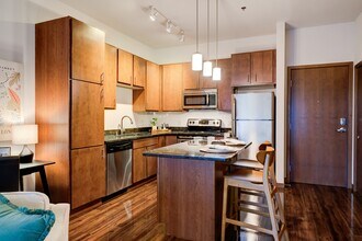 Domain in Madison, WI - Foto de edificio - Building Photo