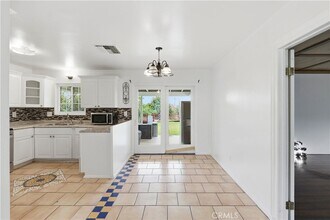 3920 El Camino Dr in San Bernardino, CA - Foto de edificio - Building Photo