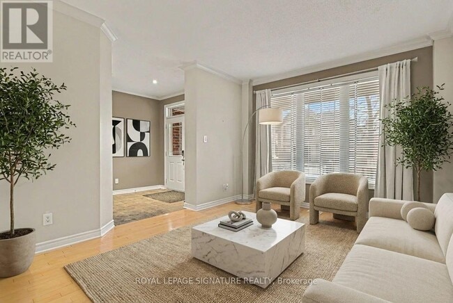 129 Tapestry Dr in Ottawa, ON - Building Photo - Building Photo