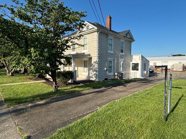 707 Colorado St in Salem, VA - Building Photo - Building Photo