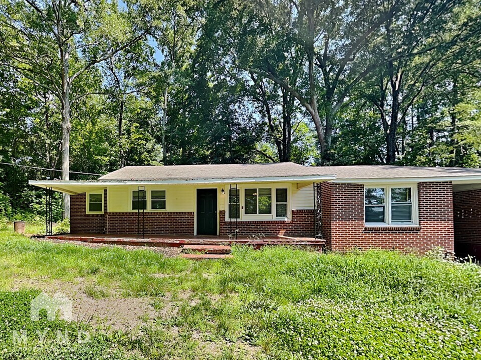 3836 Garrett Rd SW in Powder Springs, GA - Building Photo