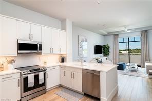 101 8th St S-Unit -302 in Naples, FL - Building Photo - Building Photo