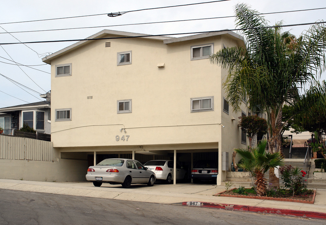 947 Hillcrest St in El Segundo, CA - Building Photo