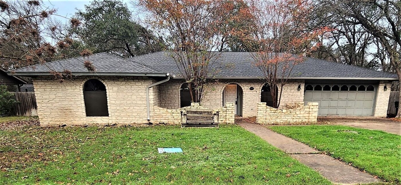 1001 Abbey Rd in Round Rock, TX - Building Photo