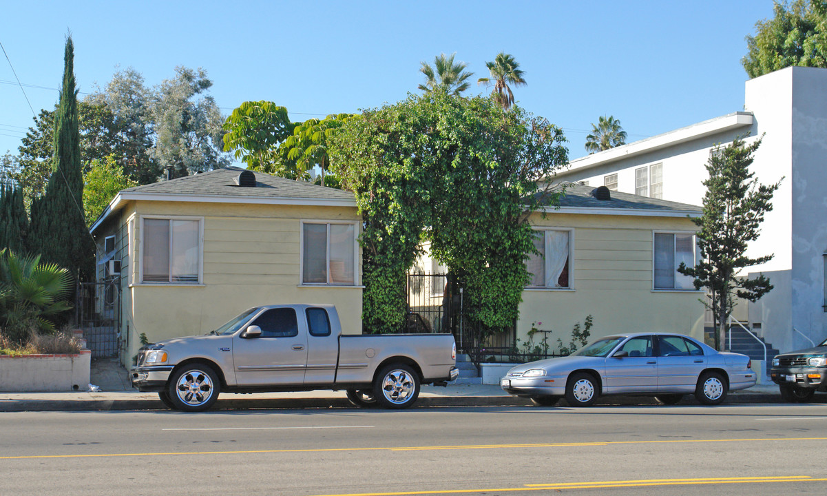 1729 S Robertson Blvd in Los Angeles, CA - Building Photo