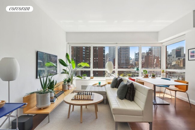 200 E 94th St in New York, NY - Building Photo - Building Photo
