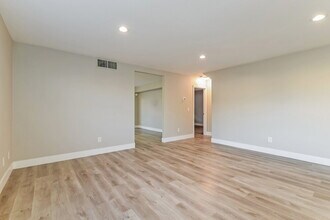1079 Harpy Eagle Ave in Henderson, NV - Building Photo - Building Photo
