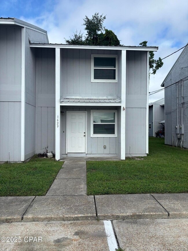 property at 1629 N James Ave