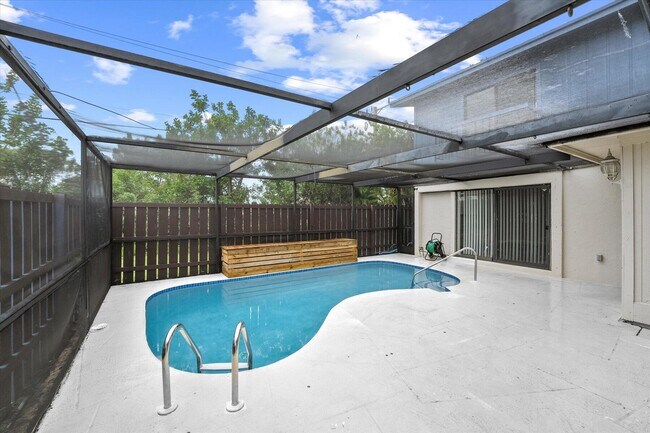 4749 Holly Lake Dr in Greenacres, FL - Building Photo - Building Photo