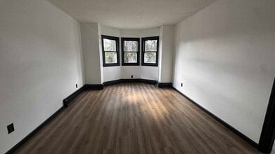 1 Union St, Unit 2 in Northampton, MA - Foto de edificio - Building Photo