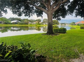57 Silver Oaks Cir in Naples, FL - Building Photo