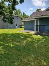 385 S 4th St in Silsbee, TX - Building Photo - Building Photo
