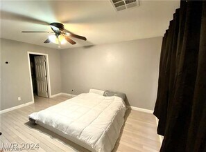 9956 Matfen Ct in Las Vegas, NV - Building Photo - Building Photo