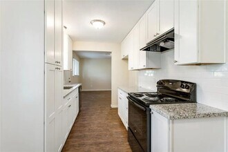 5427 Bungalow Ln in Houston, TX - Foto de edificio - Building Photo