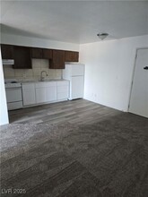 305 N 10th St in Las Vegas, NV - Foto de edificio - Building Photo