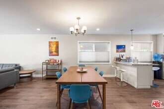 14034 Valerio St in Los Angeles, CA - Building Photo - Building Photo