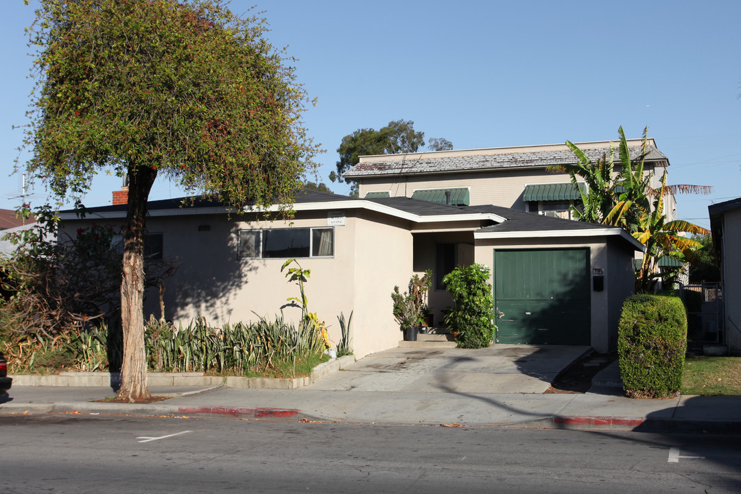 1030-1032 Obispo Ave in Long Beach, CA - Building Photo