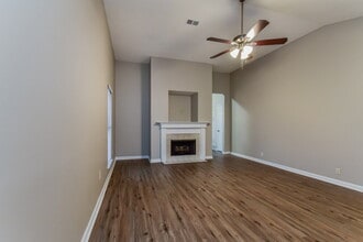 5580 Kaitlyn Dr E in Walls, MS - Building Photo - Building Photo
