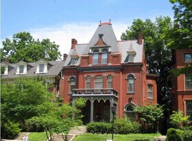 1433 S 3rd St, Unit carriage house