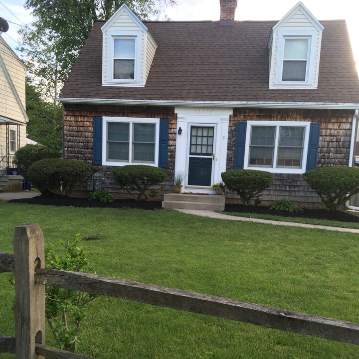 31 Linwood Ave in Williamsville, NY - Foto de edificio