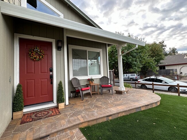 property at 904 Bond Pl