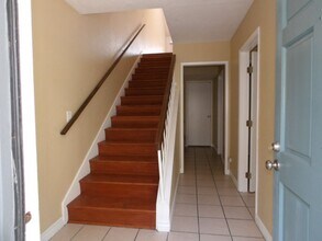 2135 E Valley Pkwy in Escondido, CA - Building Photo - Building Photo