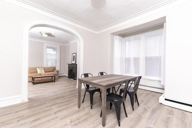 66 13th St in Troy, NY - Foto de edificio - Building Photo