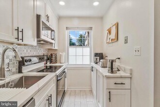 2206 Washington Ave-Unit -103 in Silver Spring, MD - Building Photo - Building Photo
