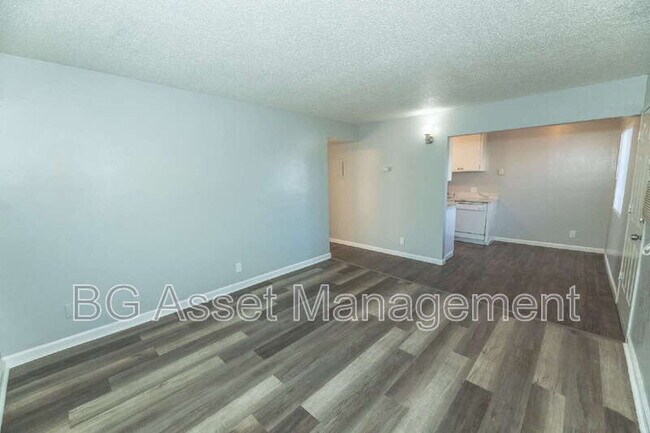 1922 Ethan Way in Sacramento, CA - Building Photo - Building Photo