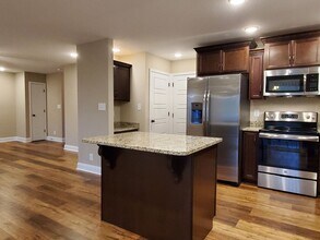 843 Crestone Ln in Clarksville, TN - Building Photo - Building Photo