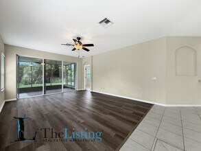 7411 Surrey Wood Ln in Apollo Beach, FL - Building Photo - Building Photo