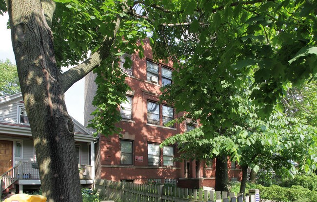 5471 S Ridgewood Ct in Chicago, IL - Building Photo - Building Photo