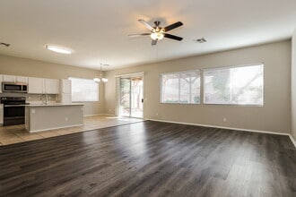 13587 W Tara Ln in Surprise, AZ - Building Photo - Building Photo