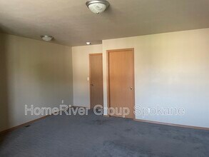 2716 N Fox Rd in Spokane Valley, WA - Foto de edificio - Building Photo