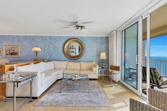 4485 Gulf of Mexico Dr in Longboat Key, FL - Building Photo - Building Photo