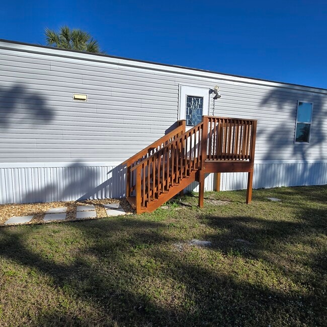 20275 Sherrill Ln in Estero, FL - Foto de edificio - Building Photo