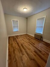 44 Russell Rd, Unit 1 in Somerville, MA - Building Photo - Building Photo