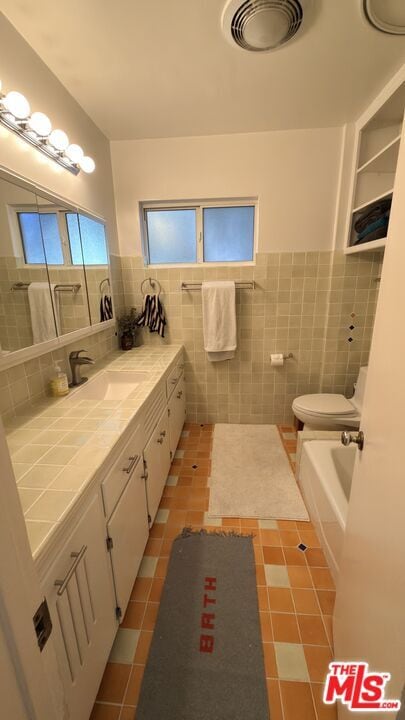 1570 Via Capri in Laguna Beach, CA - Building Photo - Building Photo