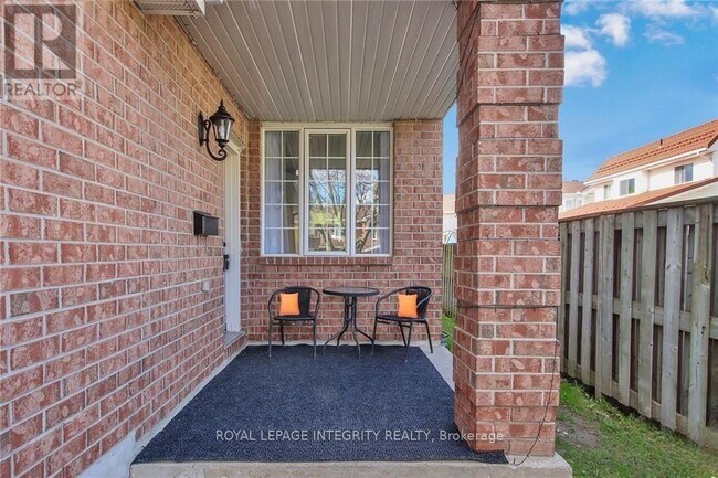 77 Daventry Crescent in Ottawa, ON - Building Photo - Building Photo