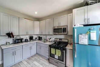 30 Sheffield St-Unit -2 in Jersey City, NJ - Building Photo - Building Photo