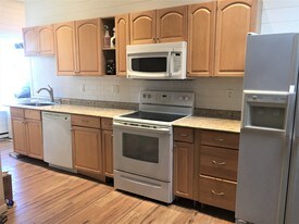 127 S York Rd, Unit 2ndFloor in Hatboro, PA - Building Photo