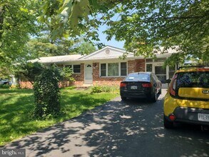 600 Madison St in Herndon, VA - Building Photo - Building Photo